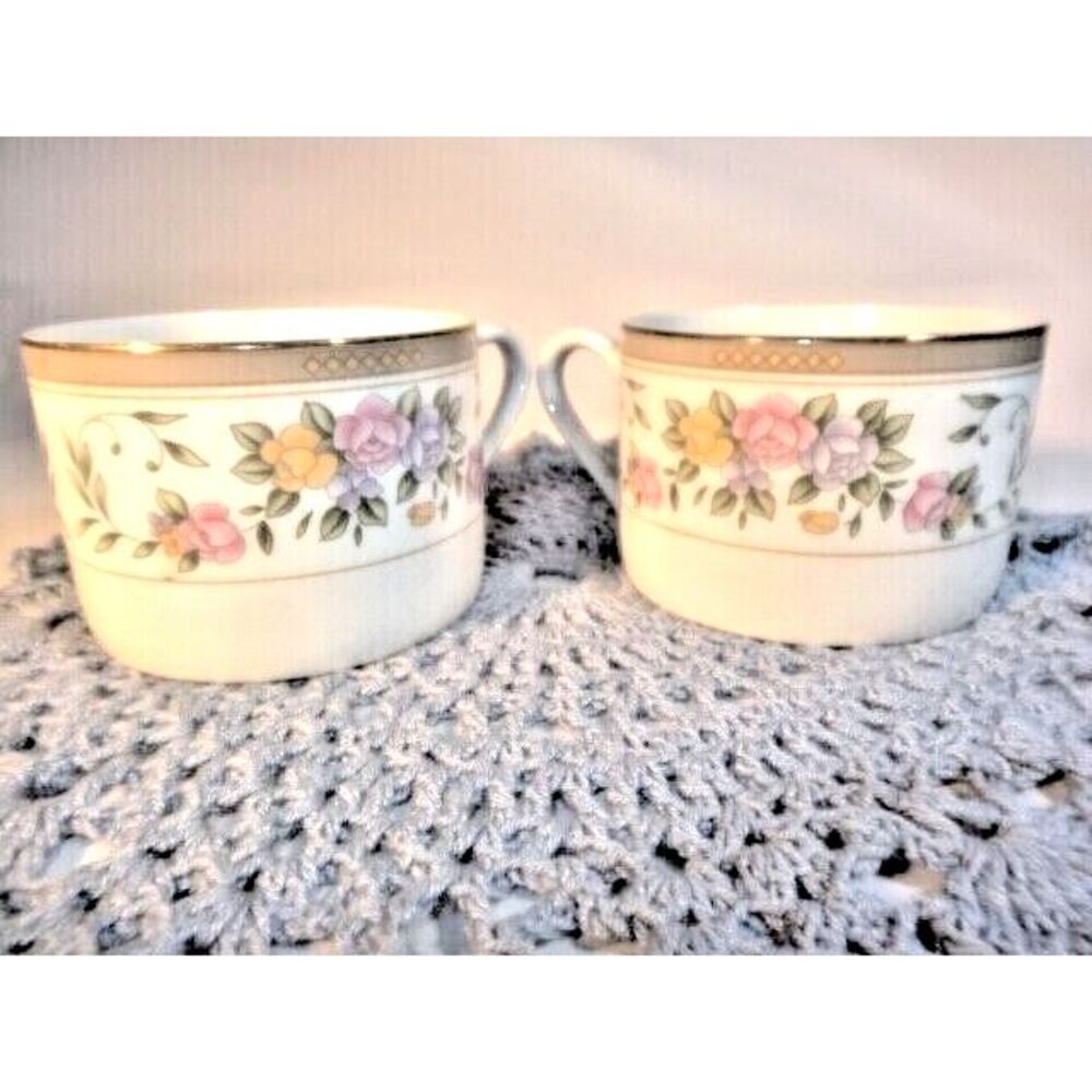 Farberware BELLINI 2pc Porcelain Tea Coffee Cups 22K Gold Band Vintage 1980s